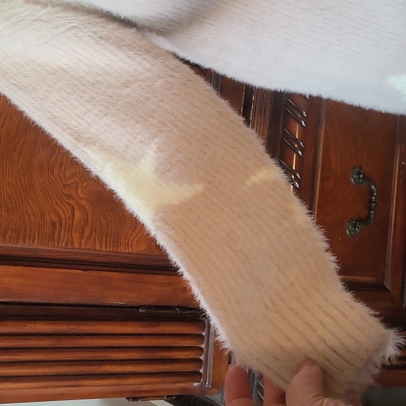 Light blush sweater tunic/dress with stars by LE LIS - Picture 4 of 9